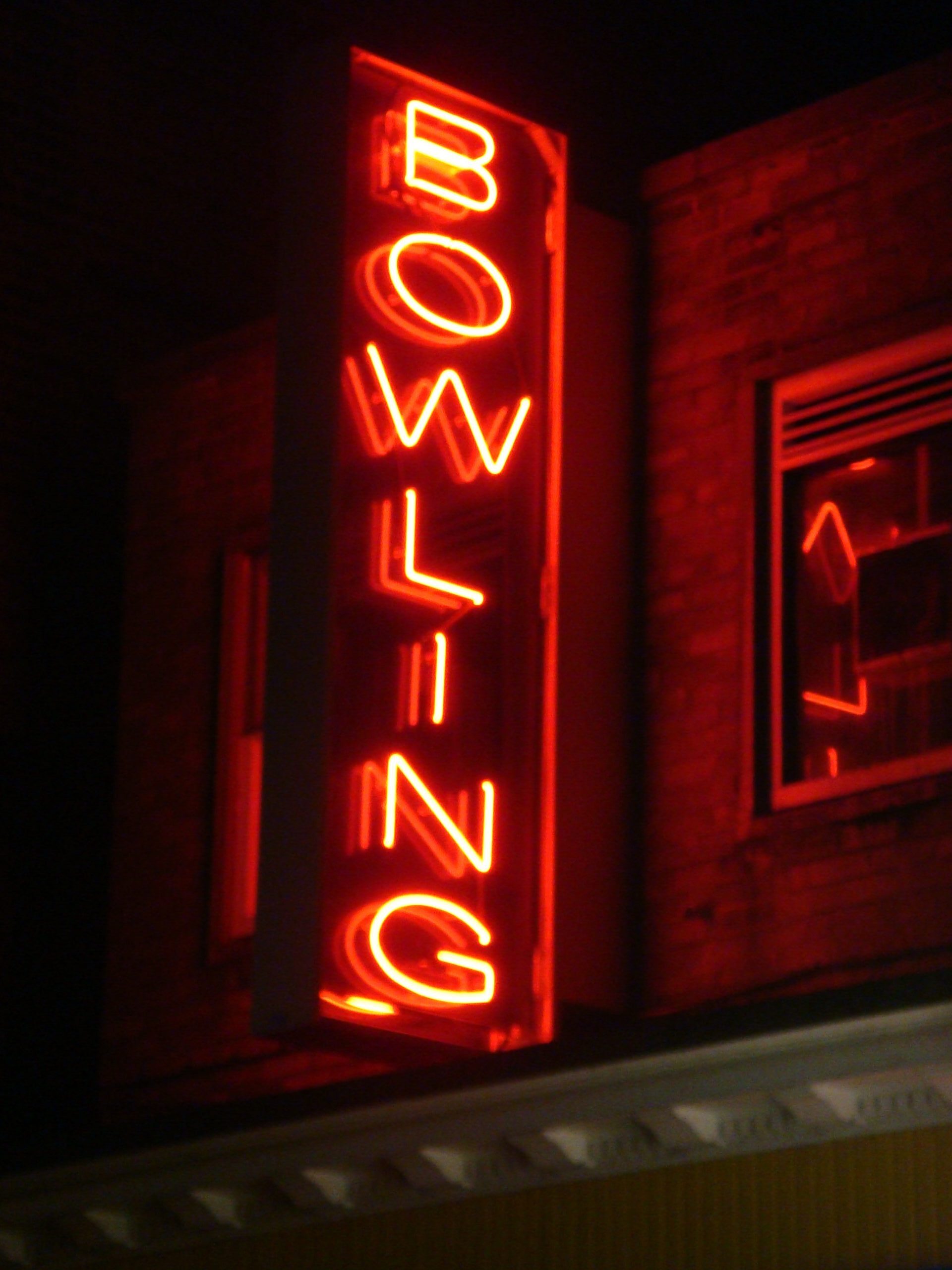 large-vertical-neon-signs