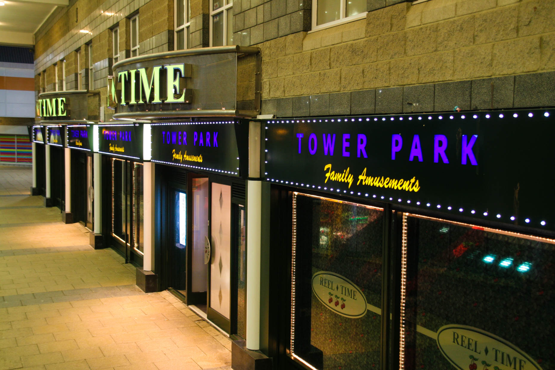 led-shop-facia-signs-norfolk