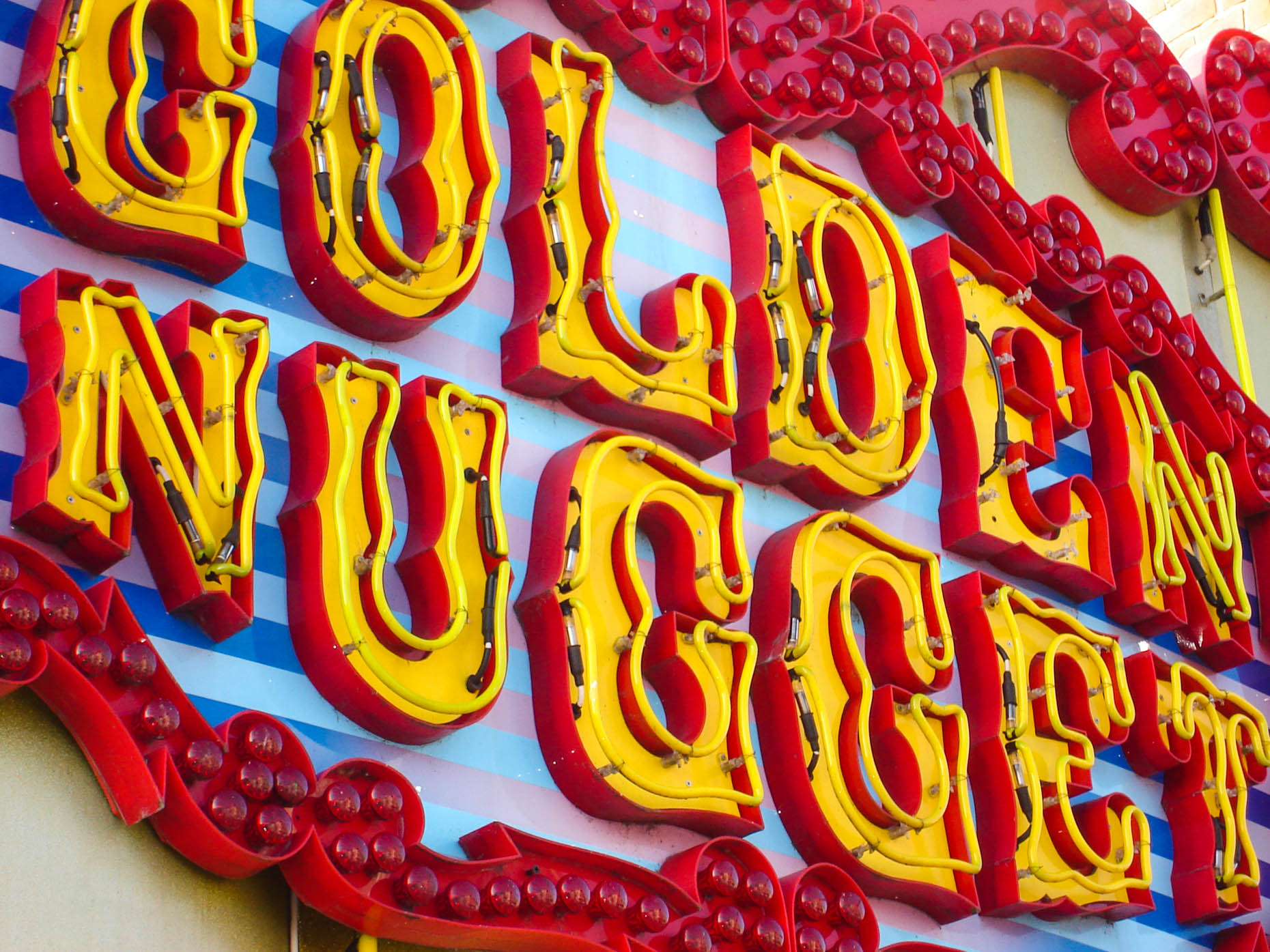 neon-amusement-signs
